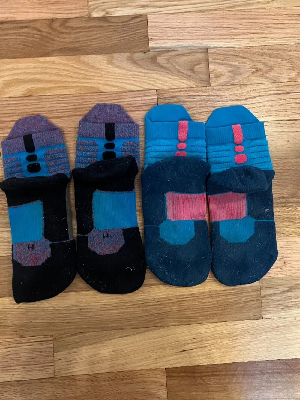Lot of 2 pairs Men's Used Medium 6-8 Nike Hyper Elite Basketball Quarter Socks